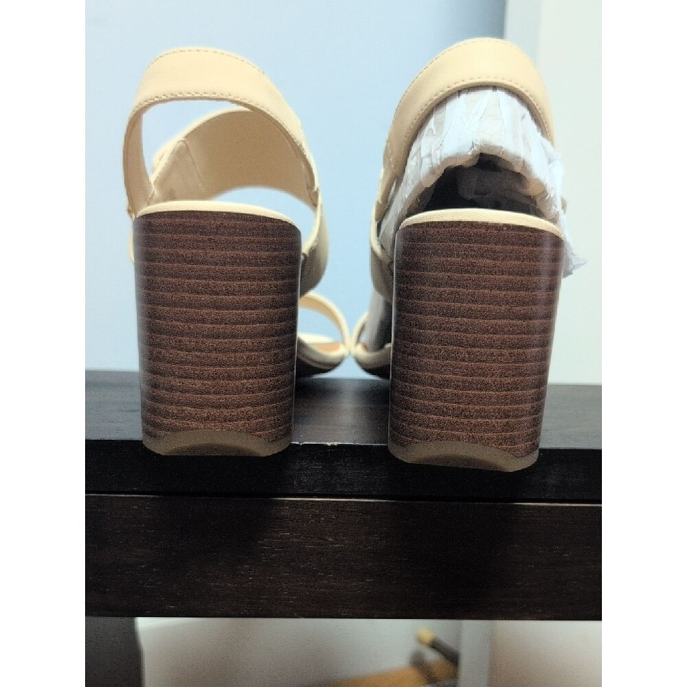 Franco Sarto Omyrah Ivory Block Heel Sandals Slingback Gold Buckle Size 8.5M NIB - Picture 7 of 7